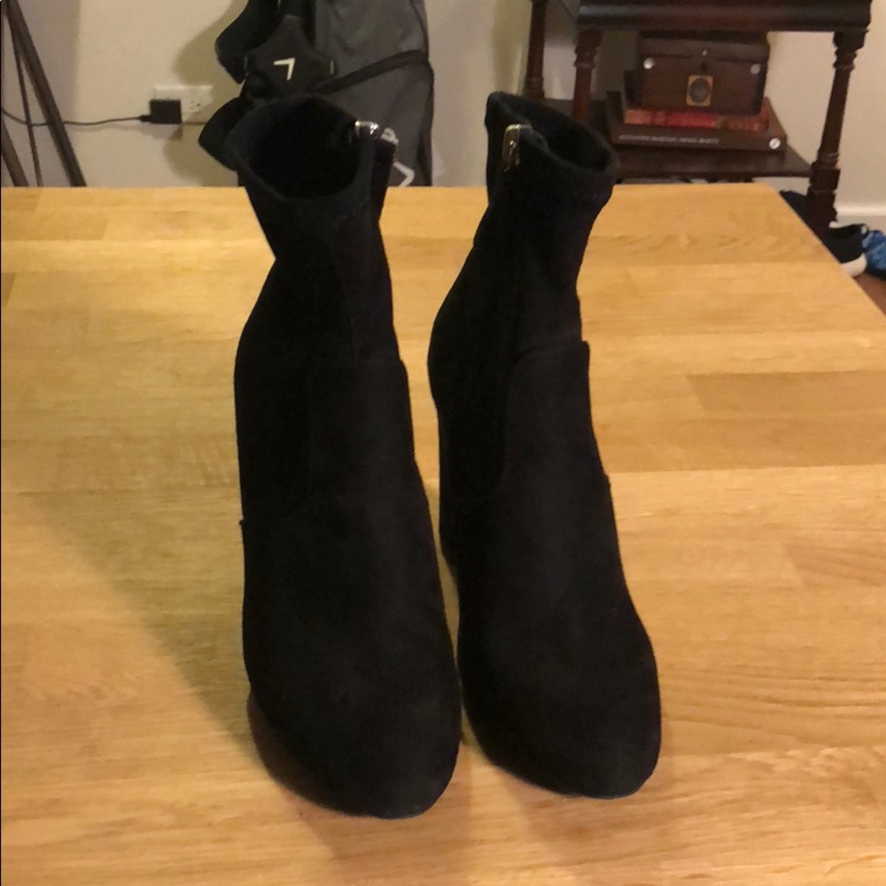 Steve Madden Suede Bootie NWOT